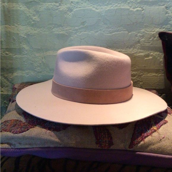 1 left!Rare Wyeth peach stamped rancher display picture 1